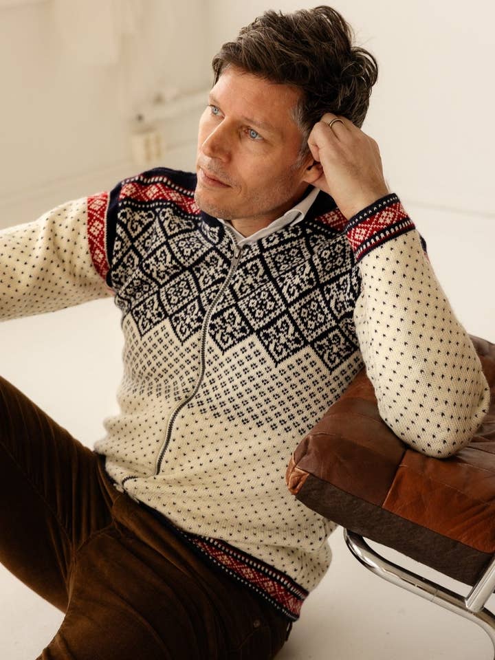 Susan Fosse AS - Wholesale Cardigan - Men's - Kvam Men's Cardigan3