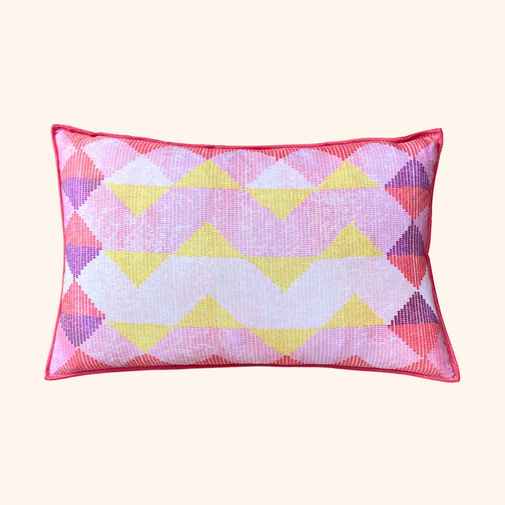 Esirawo Kussen - Rood, Geel, Roze en Paars voor wholesale door Amechi