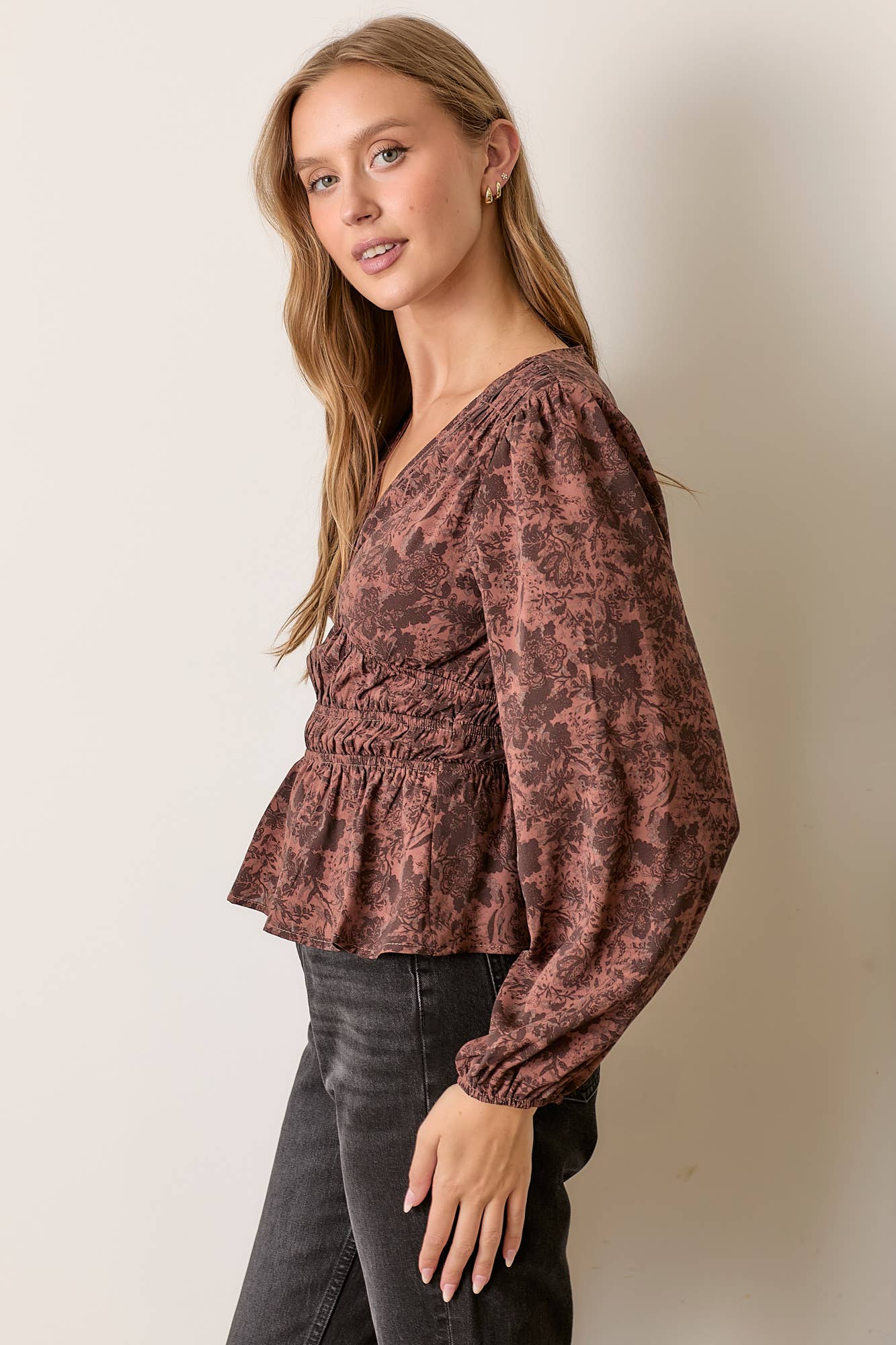 Polagram by Wellmade USA - Wholesale Blouse - Women's - PRINTED V-NECK LONG SLEEVE TOP2