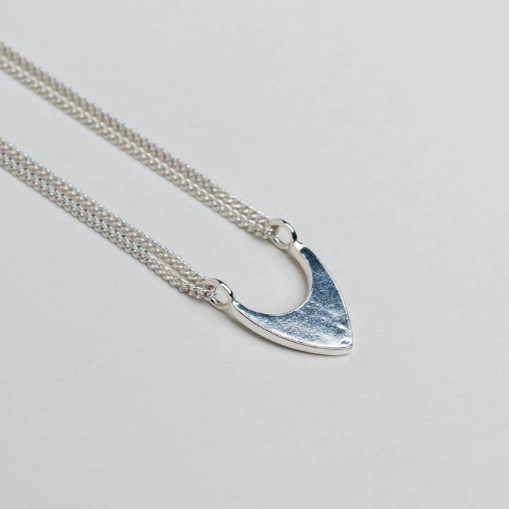 Collar Aegis doble para venta al por mayor de AFRAAMBA · Handmade Jewelry