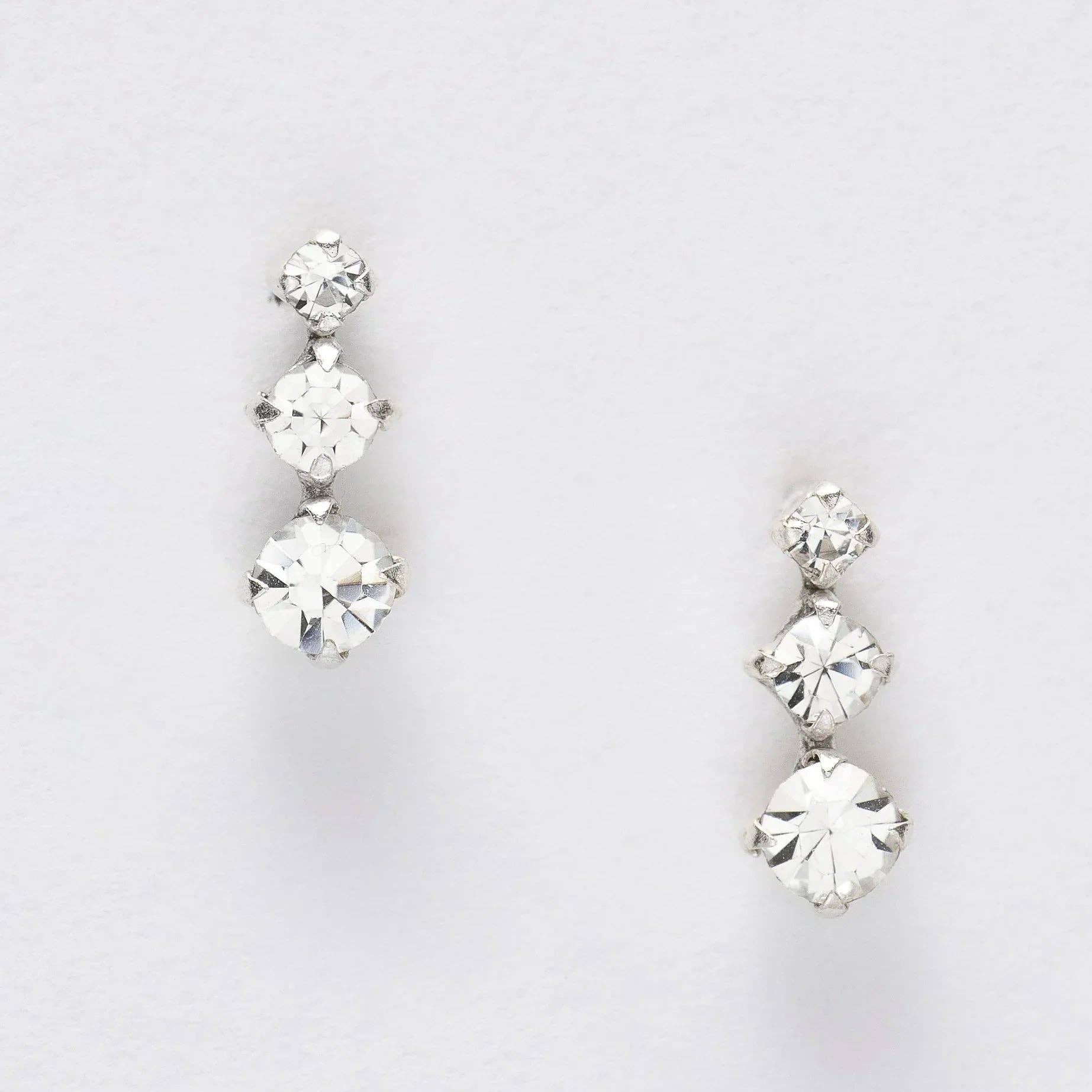 Crumble & Core – wholesale Solitärörhängen – Örhängen i sterlingsilver – Rosa rosett-design med presentask för döttrar2