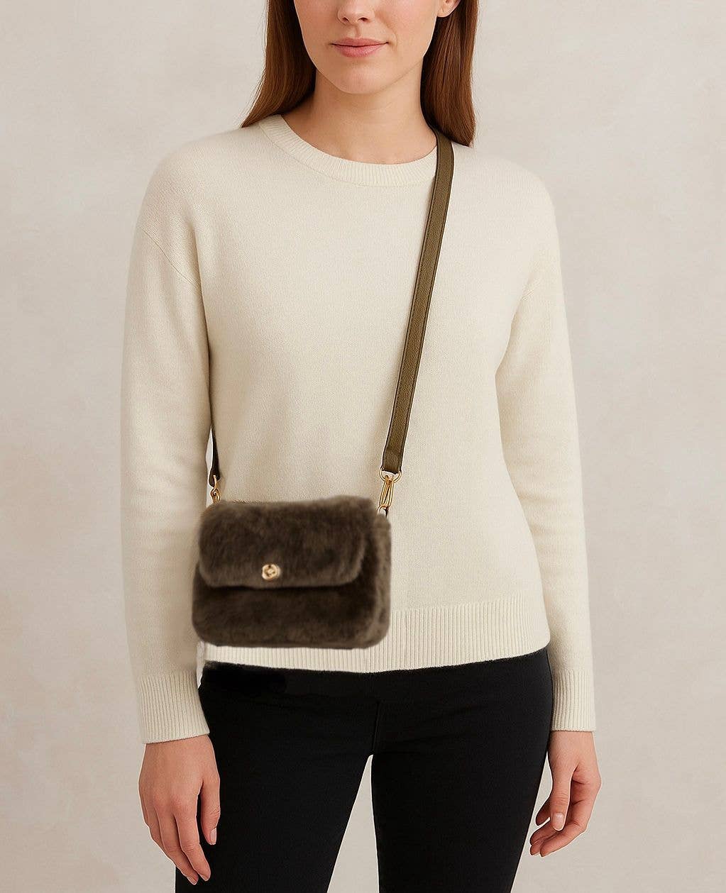 LINETA - Wholesale Crossbody Bag - Women's - SAC-3 Synthetic Fur Shoulder Bag1