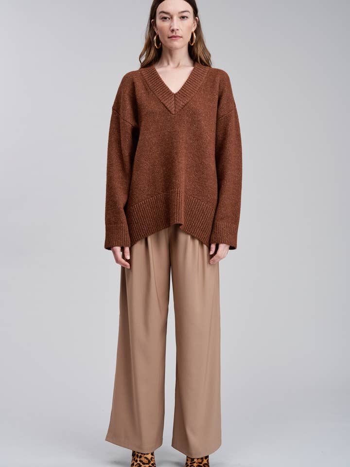 Mila V-Neck Sweater Pullover Brown for wholesale by FLAT WHITE