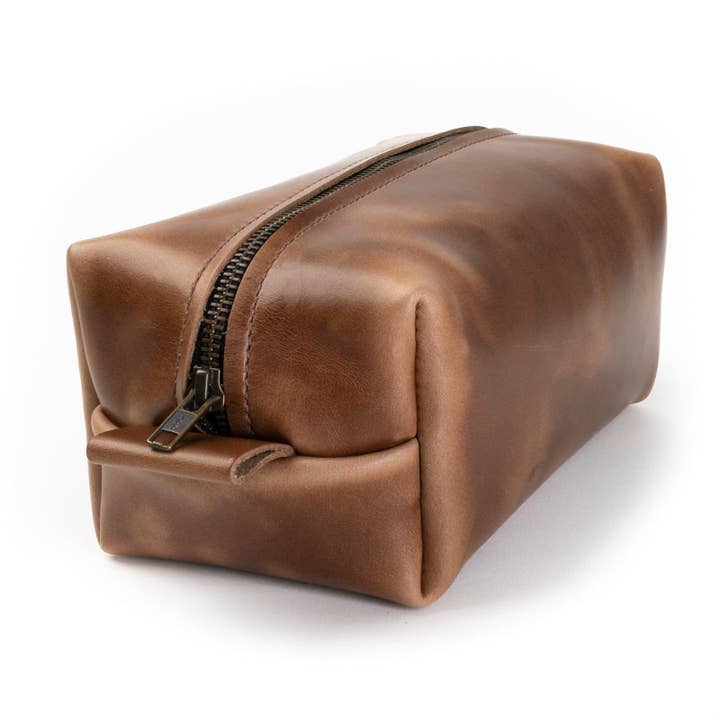 Trousse de toilette en cuir - Naturel pour la vente par Popov Leather