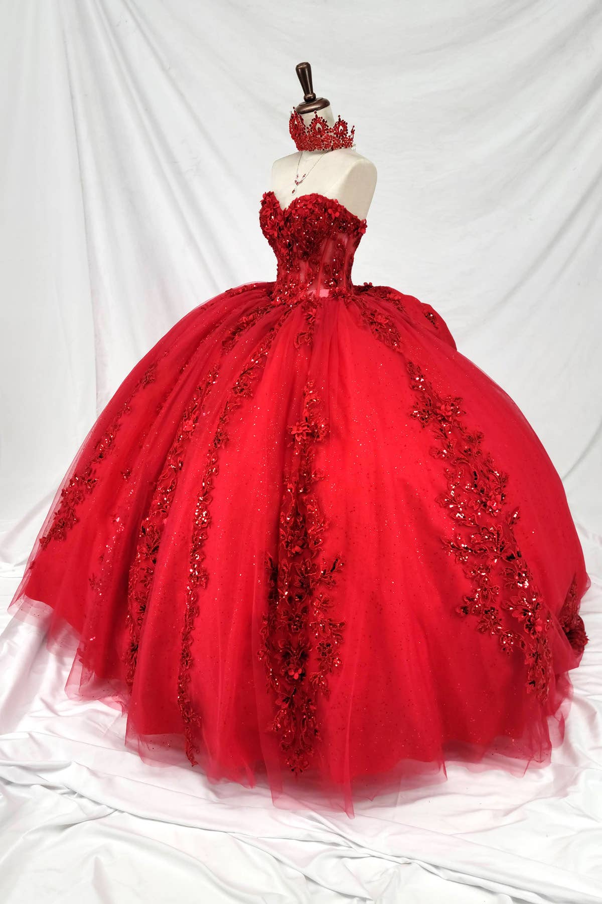 Red Sweetheart neckline quinceanera dress CHF3129 for wholesale on Faire12