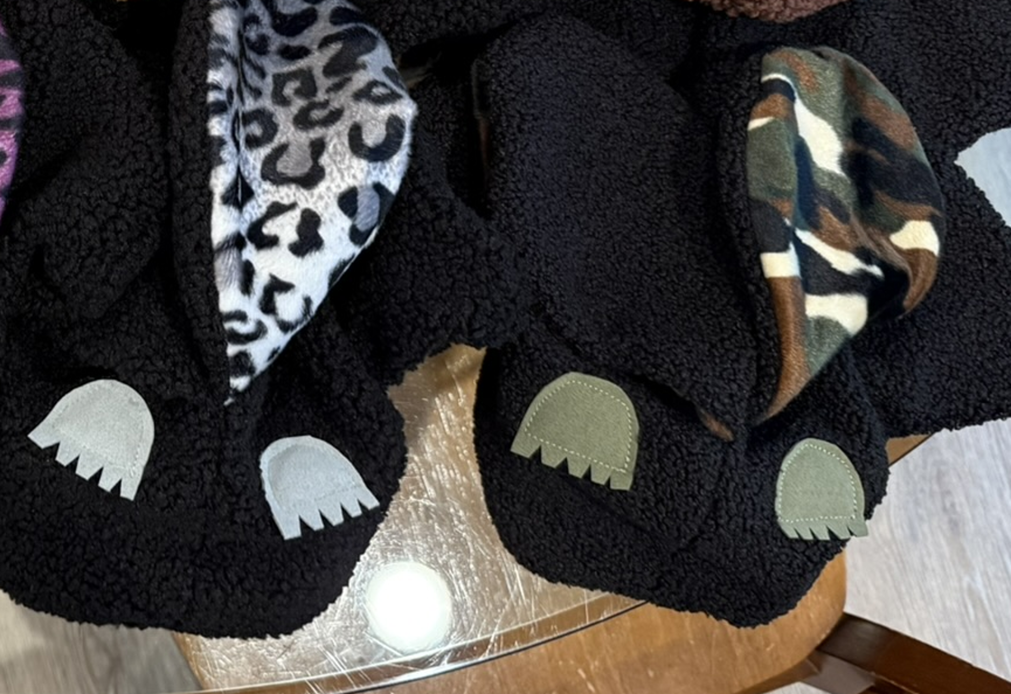 Whiskers 'n Paws Unique Pet Gifts, LLC - Vendita all'ingrosso Peluche - Cani - Franny Pet Nanny giocattolo con tasca per odore familiare5