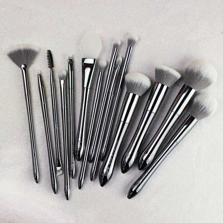 Rude Cosmetics – wholesale Eyebrow pencil/filler – Silver Bullet Duo Eyebrow Brush