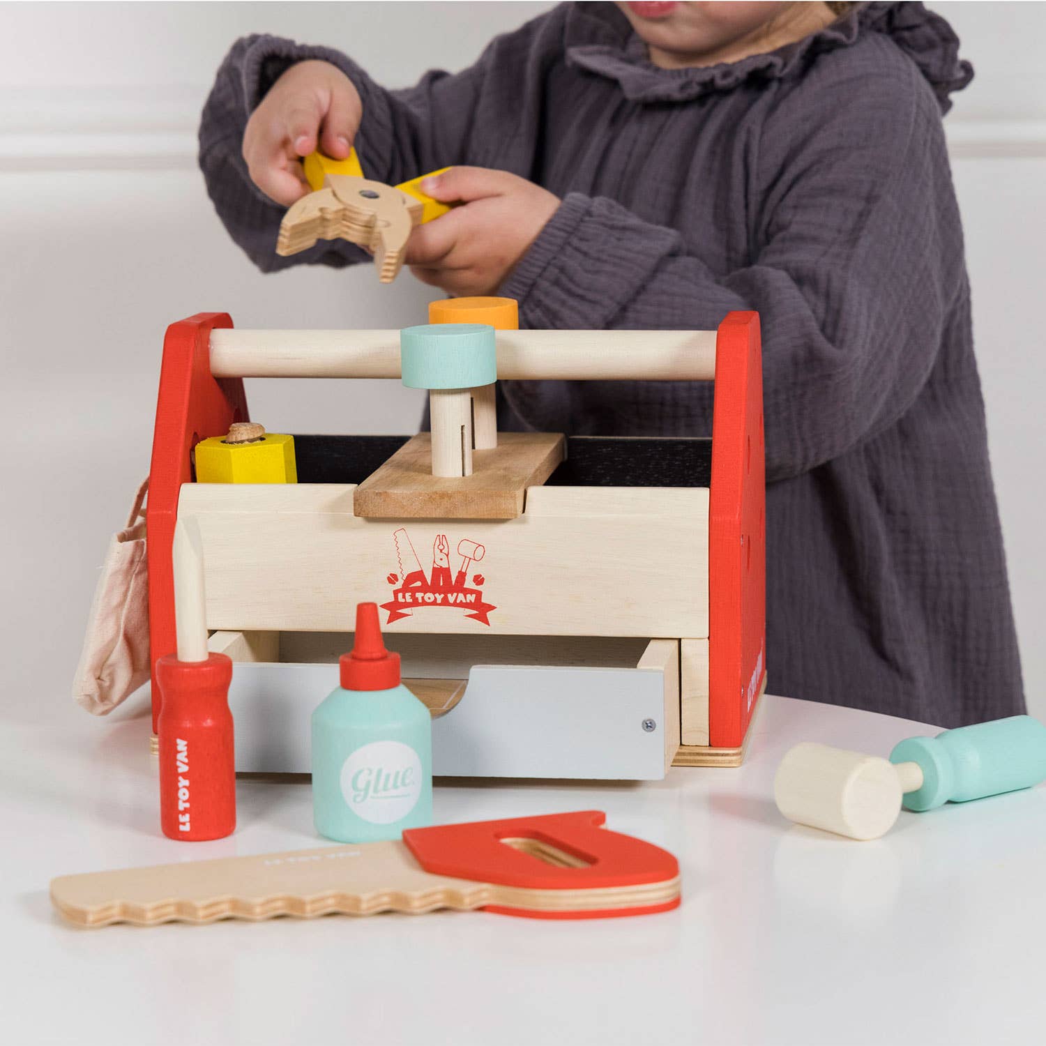 Le Toy Van – Großhandel Spielzeugset – Kinder – Werkzeugkasten TV476 / Tool Box & Wooden Tools10