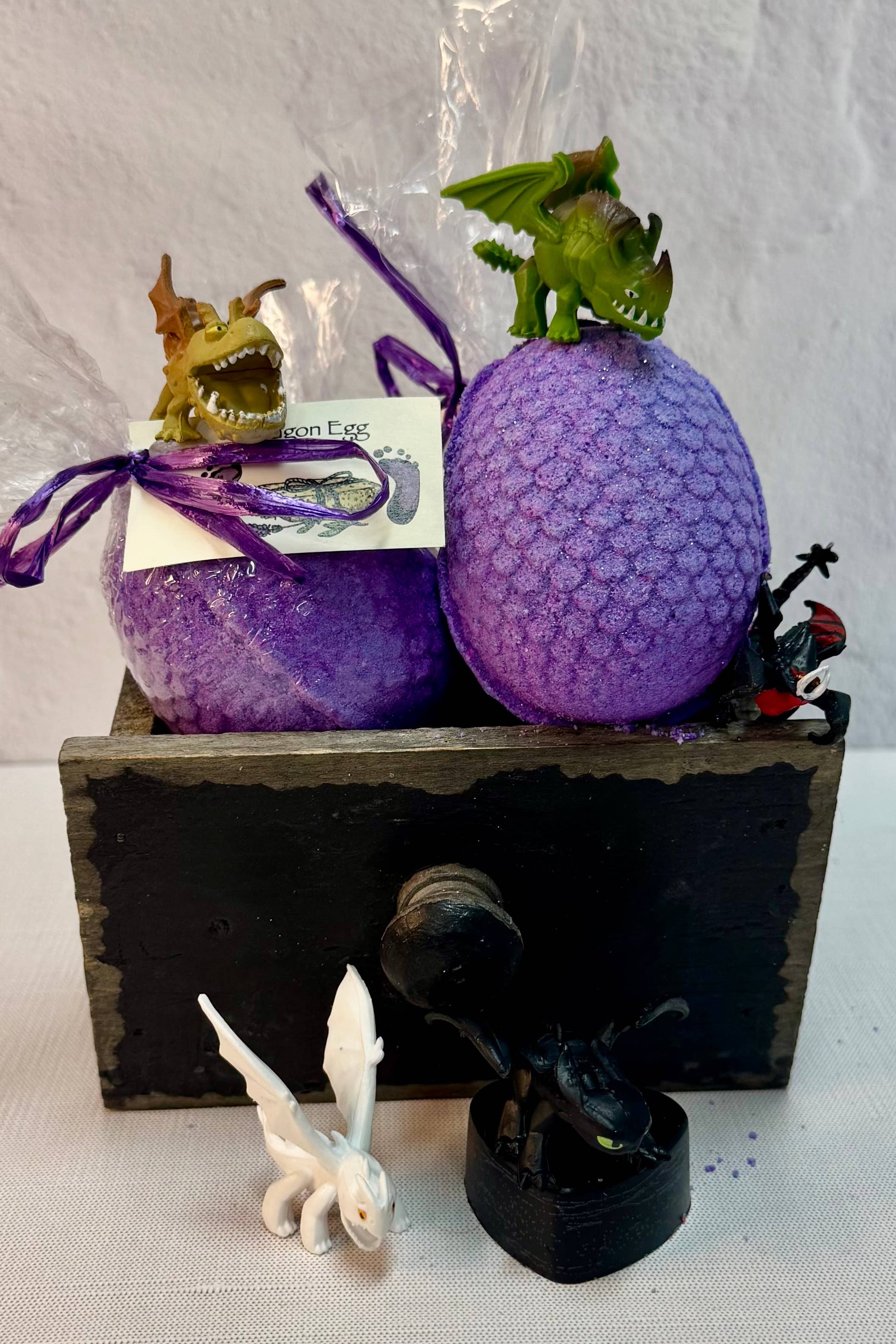 Penelope's Soaps & Such – wholesale Bath bomb/fizz – Dragon Egg Bath Bomb, Dragon inside1