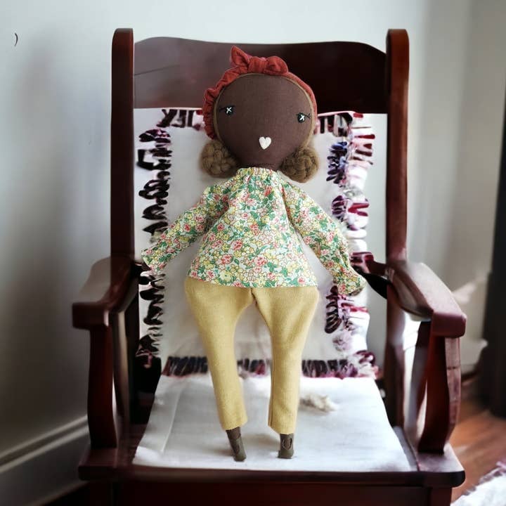 Poupée Claire pour la vente par Growing Little Folks