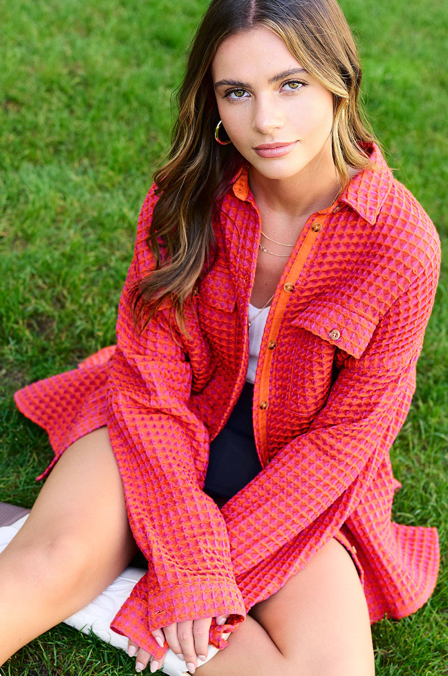 La Miel – Engroshandel Skjortejakke/shacket – til kvinder – La Miel unik waffeltekstureret oversized skjortejakke med knapper2