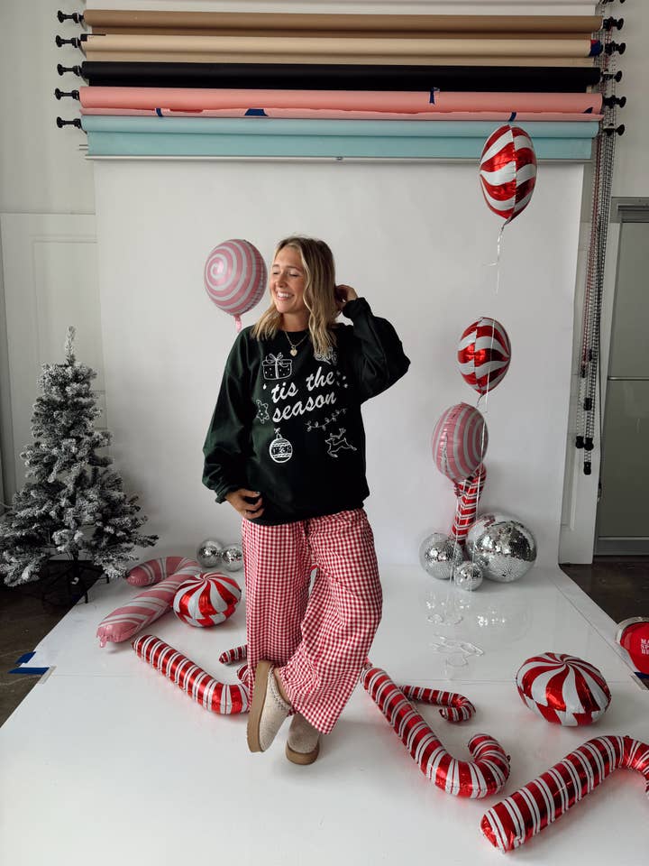 Jules Co - Wholesale Graphic Sweatshirt - Women's - Tis The Season Sweatshirt