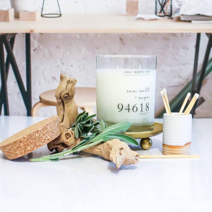 94618, candela di soia Sea Salt + Sage Coconut per la vendita all'ingrosso da parte di Cali Meets NYC