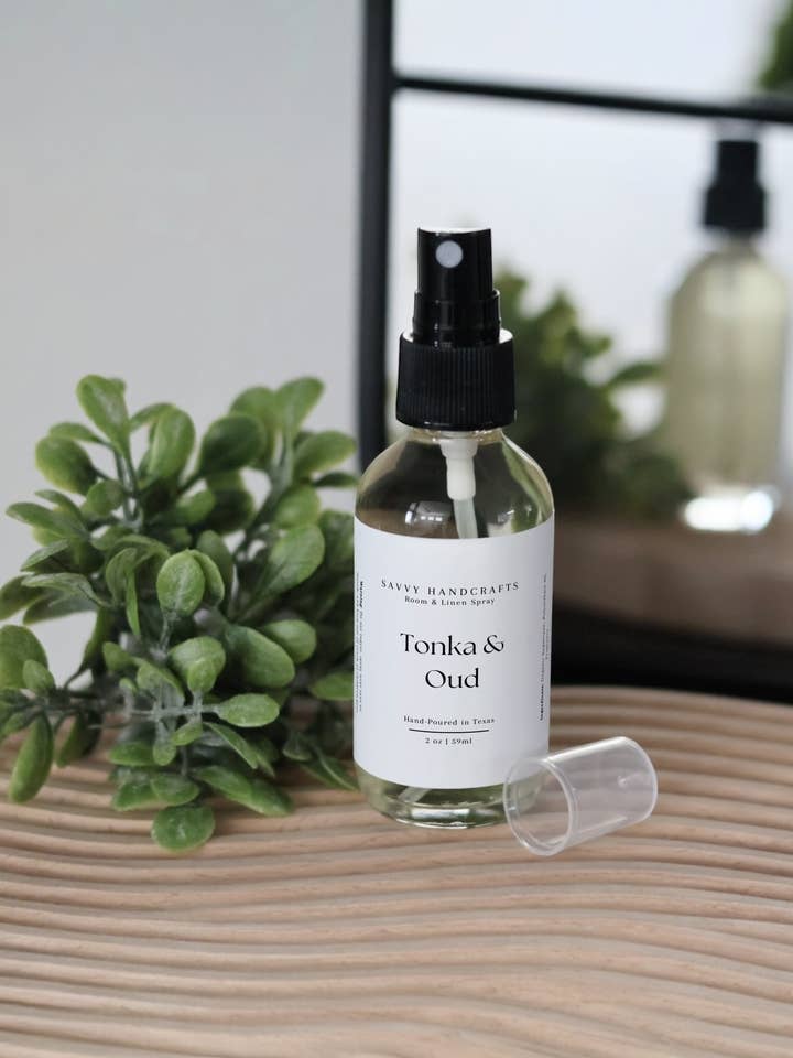 Spray pour chambre/linge Tonka & Oud 60 ml pour la vente par Savvy Handcrafts