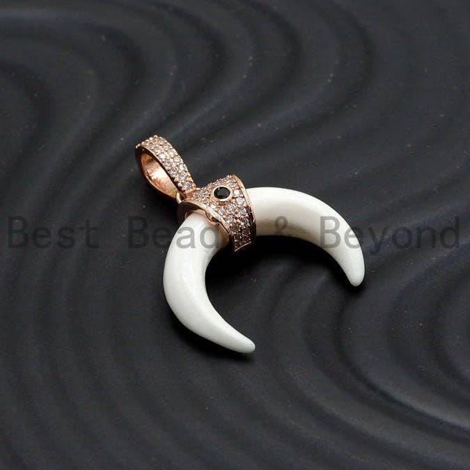 BestBeads&Beyond - Venta al por mayor Abalorios/colgantes individuales - CZ Micro Pavé con colgante de cuerno de buey de marfil, oro/plata/negro/oro rosa, hallazgos de joyería de circonita cúbica, 25 x 27 mm, sku #F702