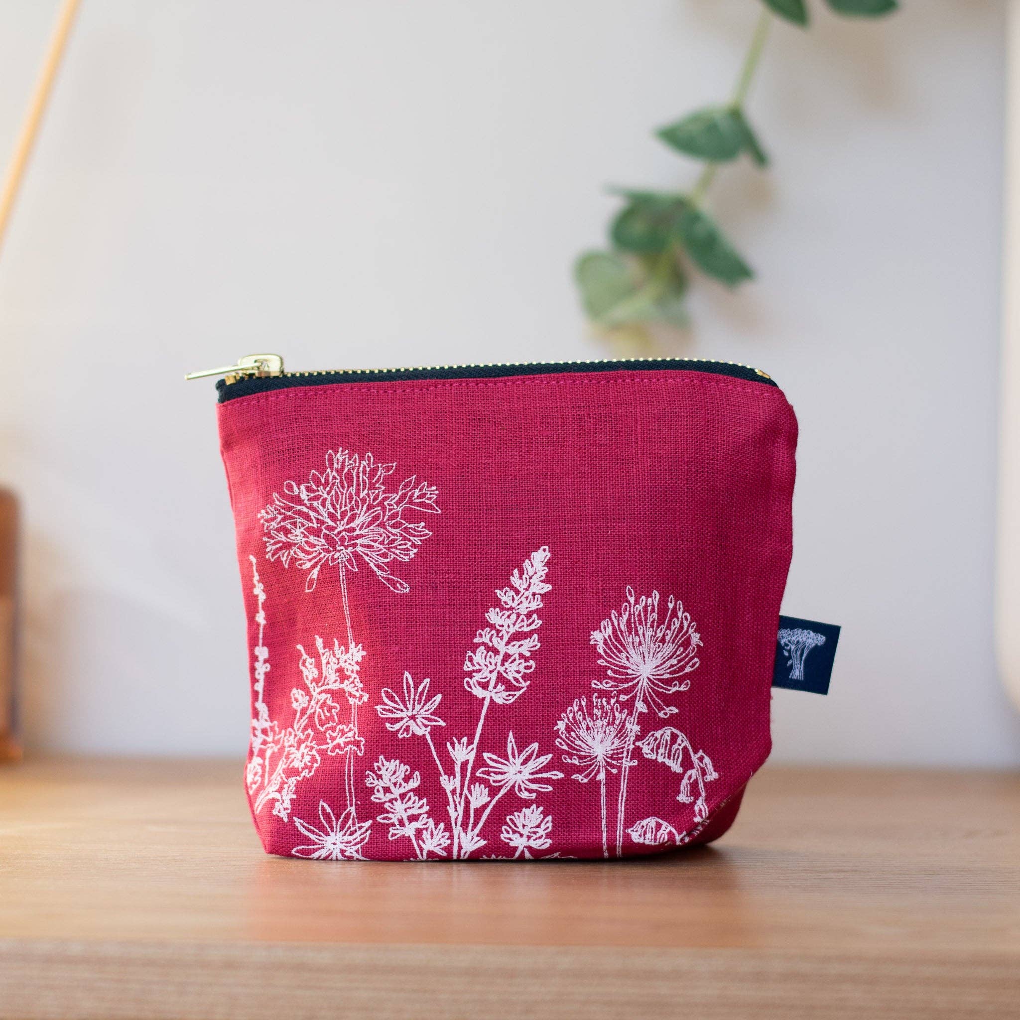Helen Round - hand printed linen (US Duties Paid) – wholesale Make-up/cosmetic bag – Linen Makeup Bag, Waterproof Lined, Floral Cosmetic Bag3