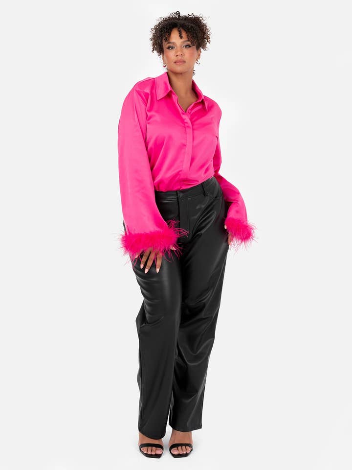 Lovedrobe Fuchsia Satijnen Blouse met Veren Manchetten voor wholesale door Plaza Collection Ltd