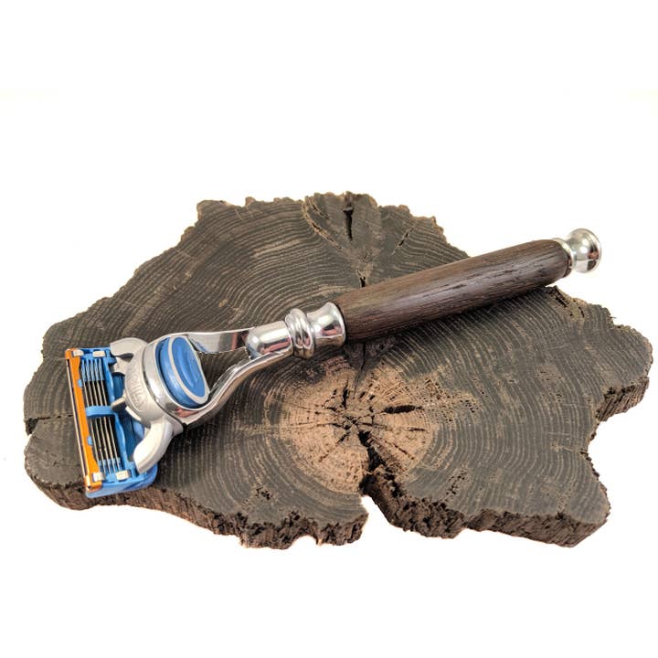 Navalha de fusão Gillette feita à mão em carvalho irlandês por atacado de Bog and Brass