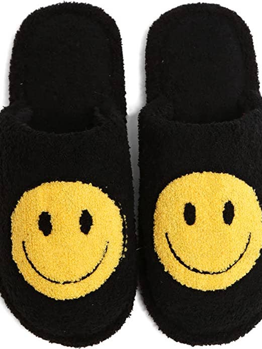 Pluche Pantoffels - Smiley Face - Zwart voor wholesale door Funky Junque