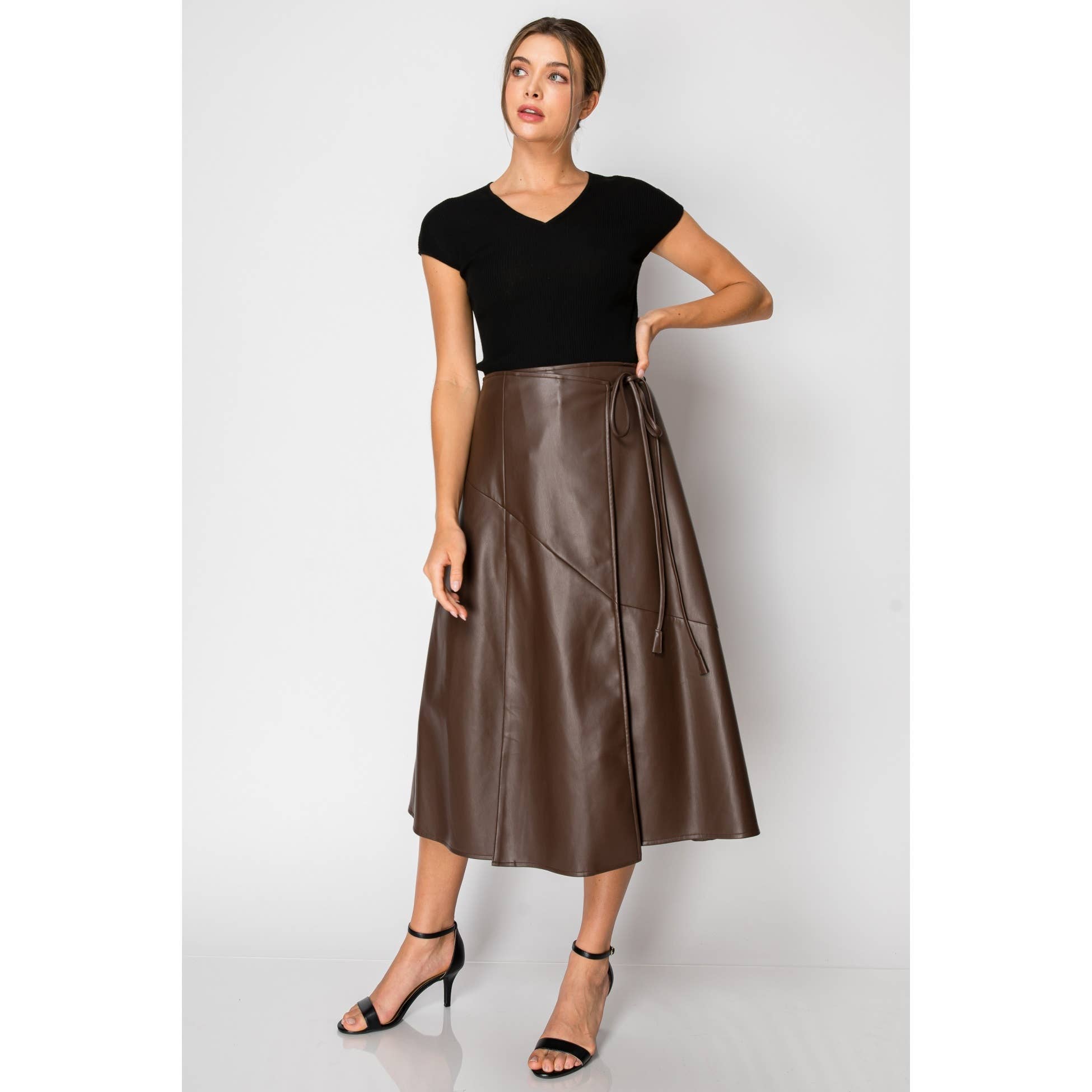 INA - Vente Chemisier – femme - Haut en maille côtelée à manches courtes et col en V11