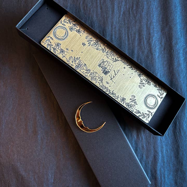 Suzanne Oddy Design Limited - Wholesale Bladwijzer - Luxe boekenlegger van gegraveerd goudkleurig acryl4