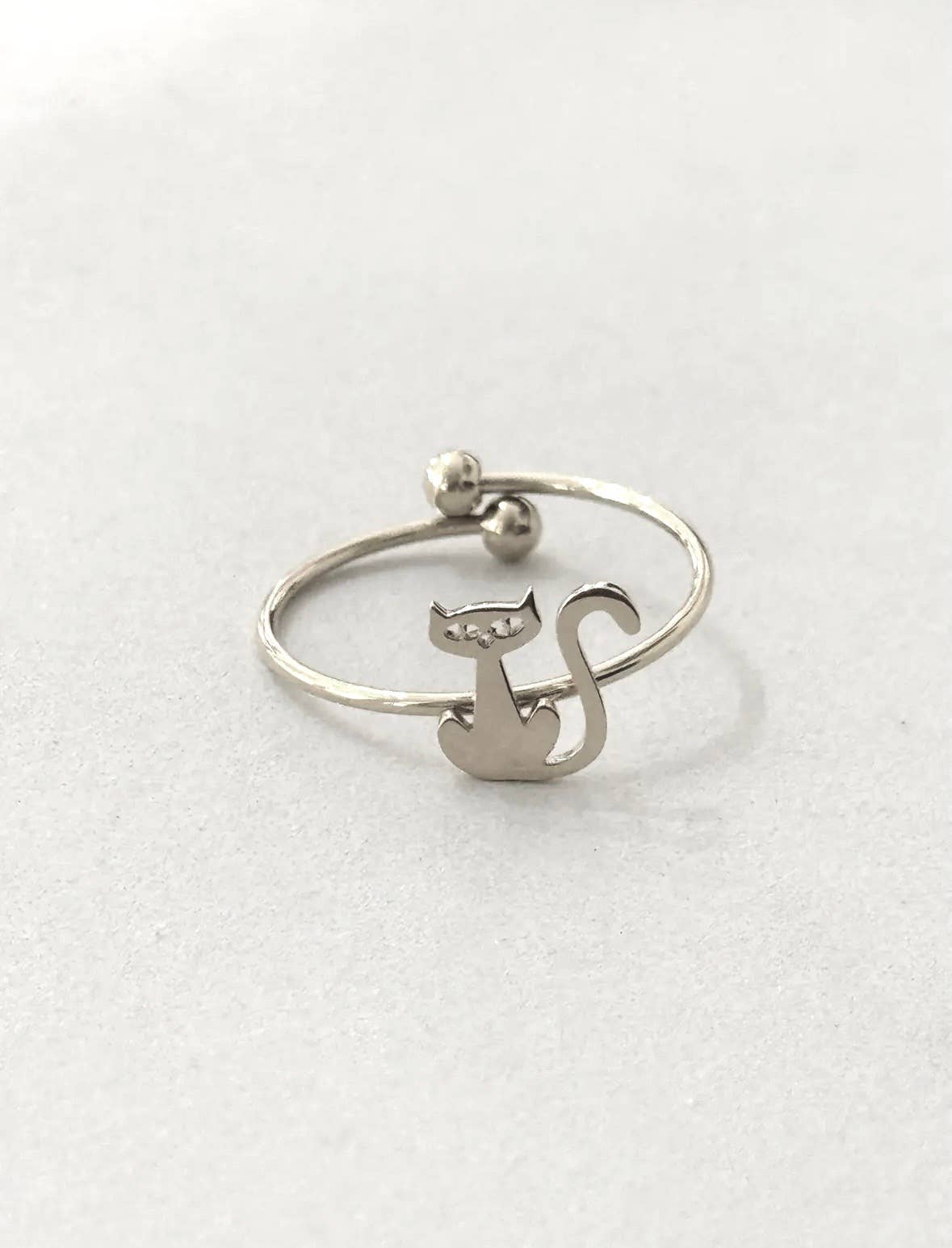 Cassette Barcelona – Großhandel Band/Stapelring – Minimalistischer Sitzender Katzenring1