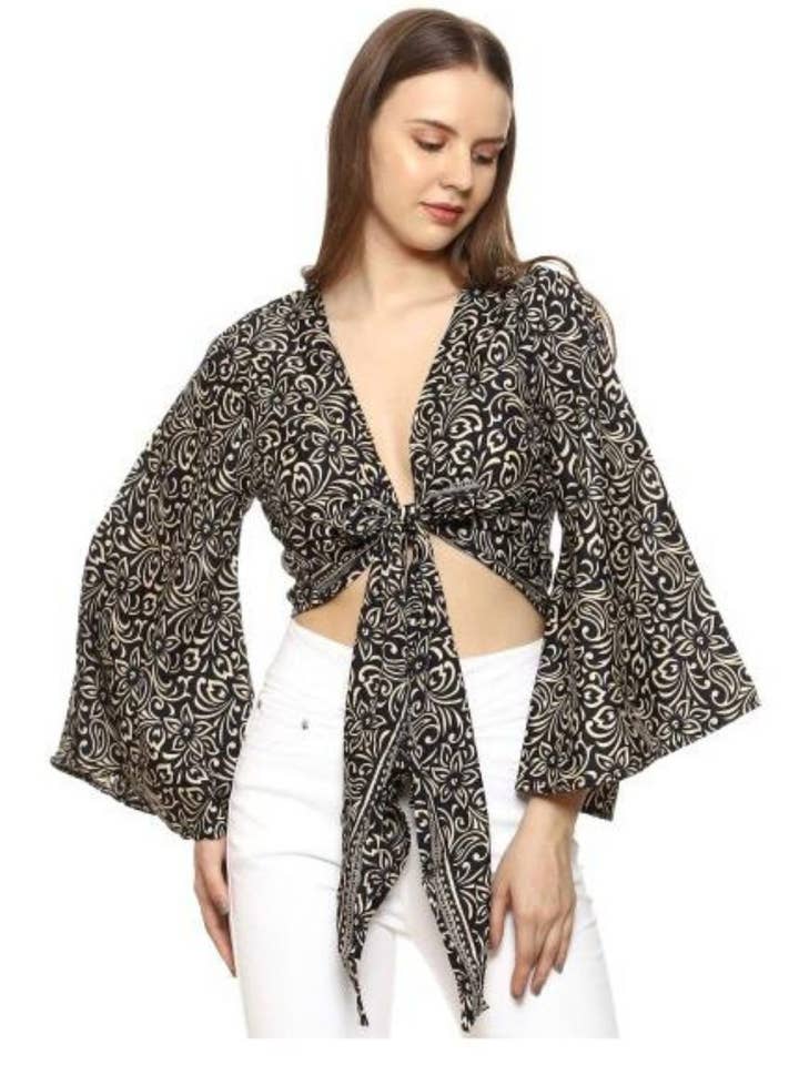 Kvinders slips Wrap Front V-hals Langærmet Sort Afgrøde Top for engroshandel hos NEOSTITCH LLC