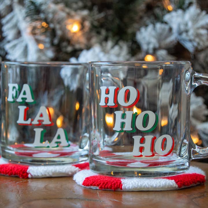 Ho Ho Ho + Fa La La Mugs de Noël, cadeaux de Noël pour la vente par Butler Design Co.