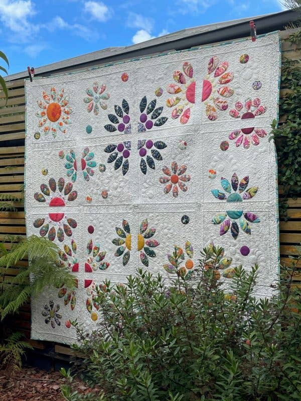 Free Bird Quilting Designs - Wholesale Quilt - 4. Divided Blooms Pattern3