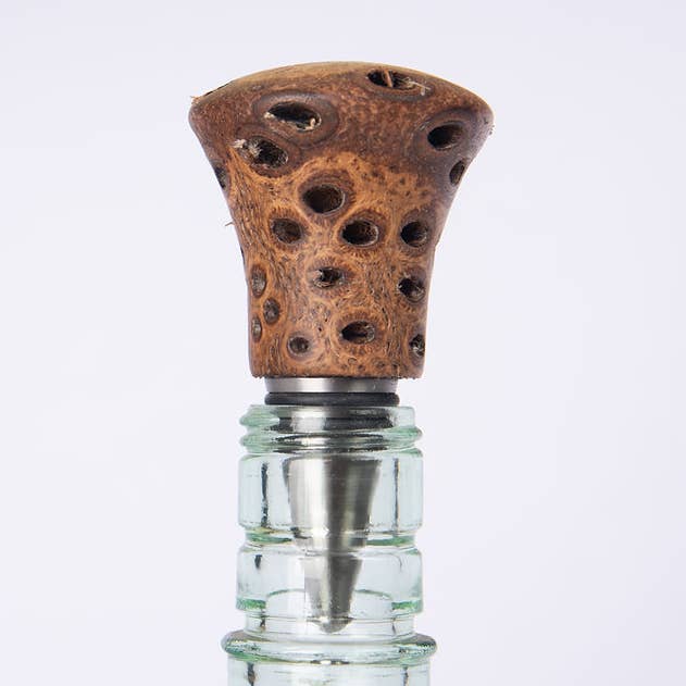 Bouchon de bouteille de vin en acier inoxydable fait main Banksia pour la vente par Pacifica woodwork and design