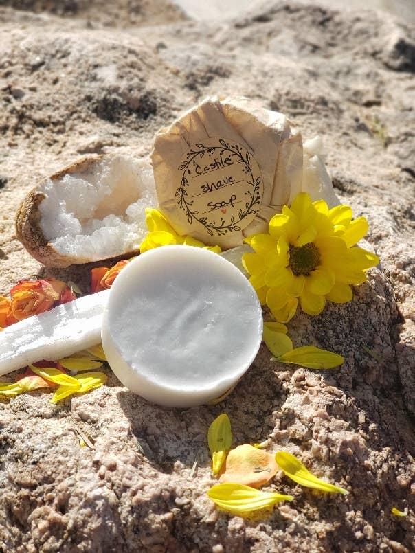 Savon à raser de Castille pour la vente par Copper Crescent Botanicals