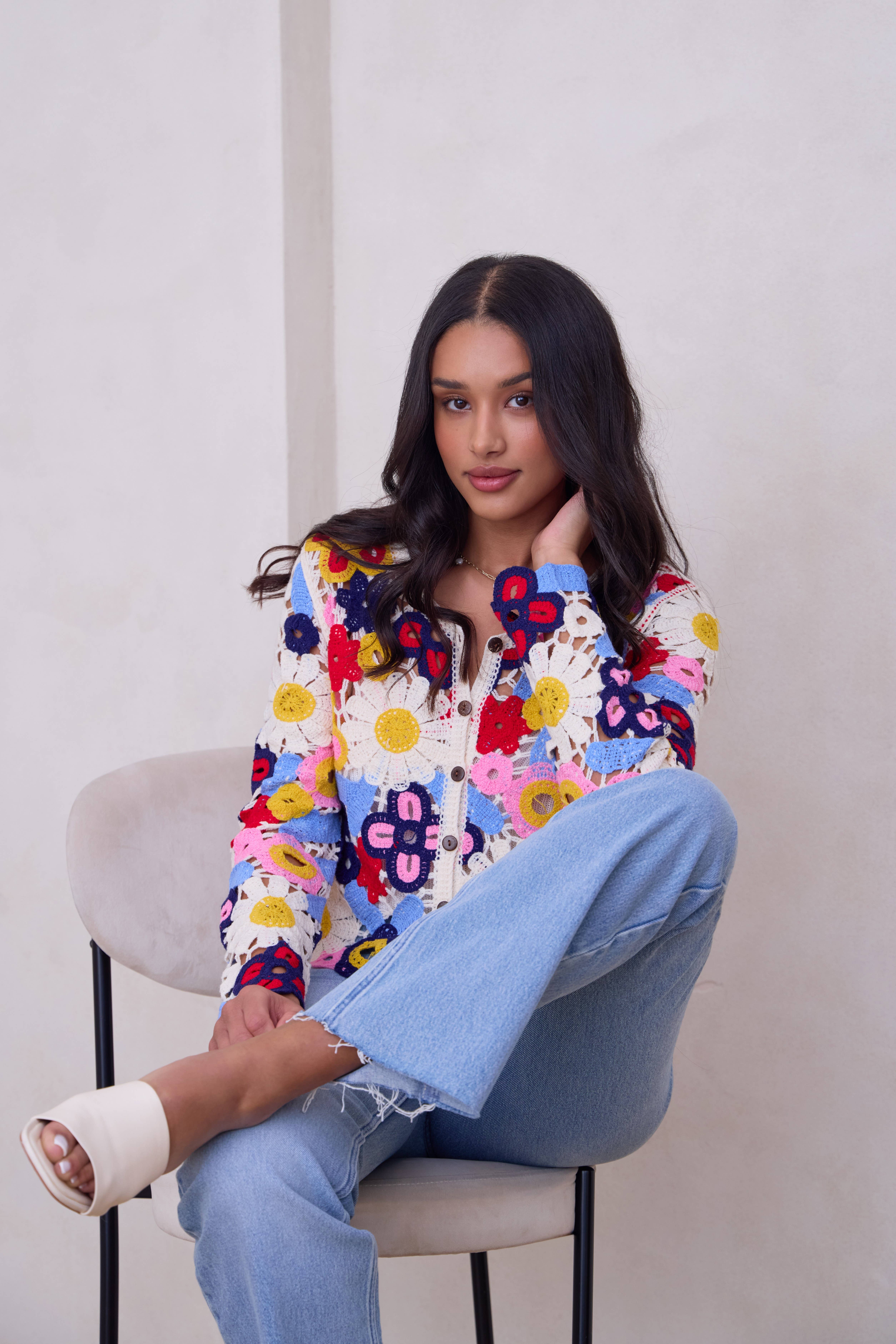 SAACHI – Großhandel Jacke – Damen – Bunter Häkel-Cardigan mit Blumenmuster, kurz geschnitten11