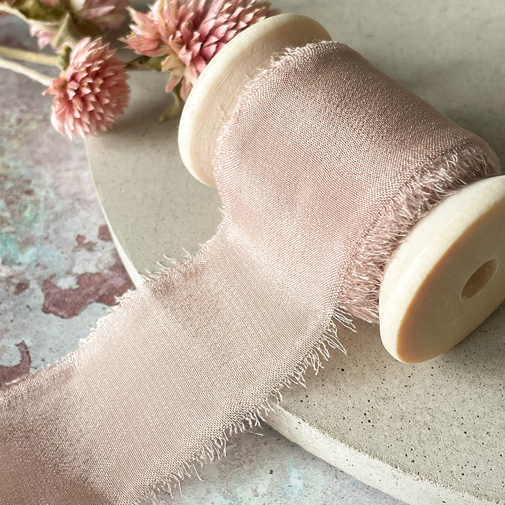 Imaginediy - Vente Ruban – emballage cadeau - Ruban en soie 25 mm couleur Nude Blush1