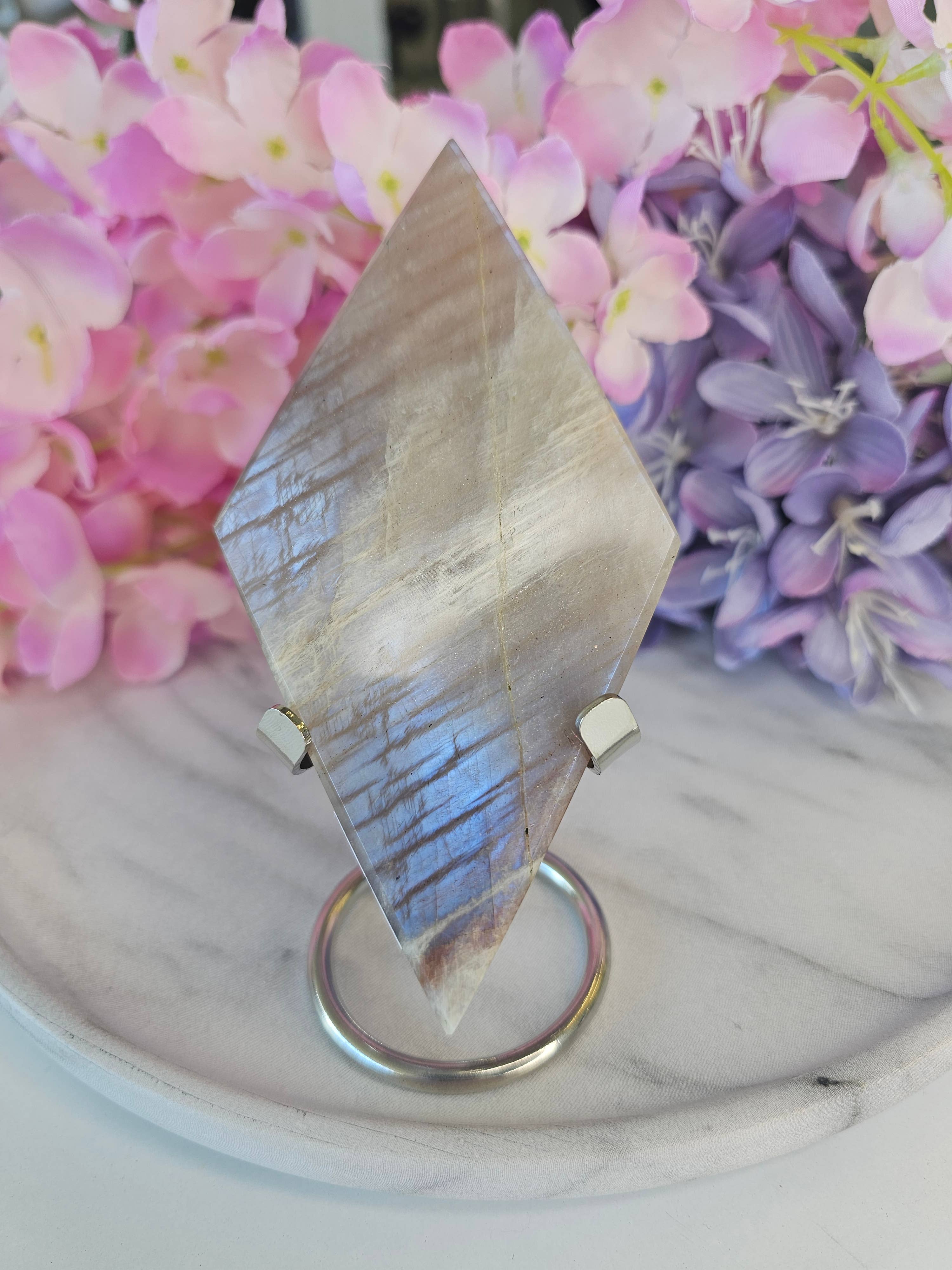 Crystal Cove Minerals – wholesale Spiritual stone/crystal – Moonstone Diamonds On Stands2