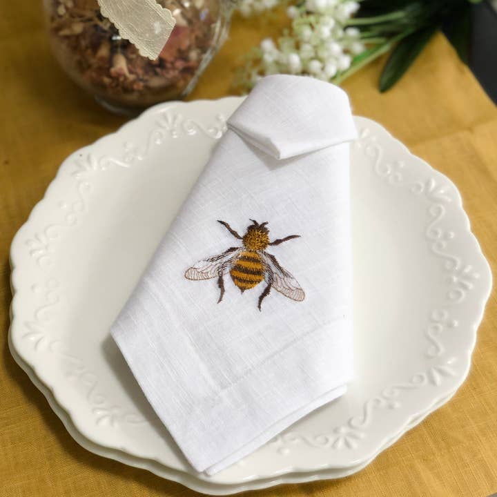 Belle Linen - Wholesale Dinner & cloth napkin - Vintage Embroidered Bumble Bee White Linen Napkin8