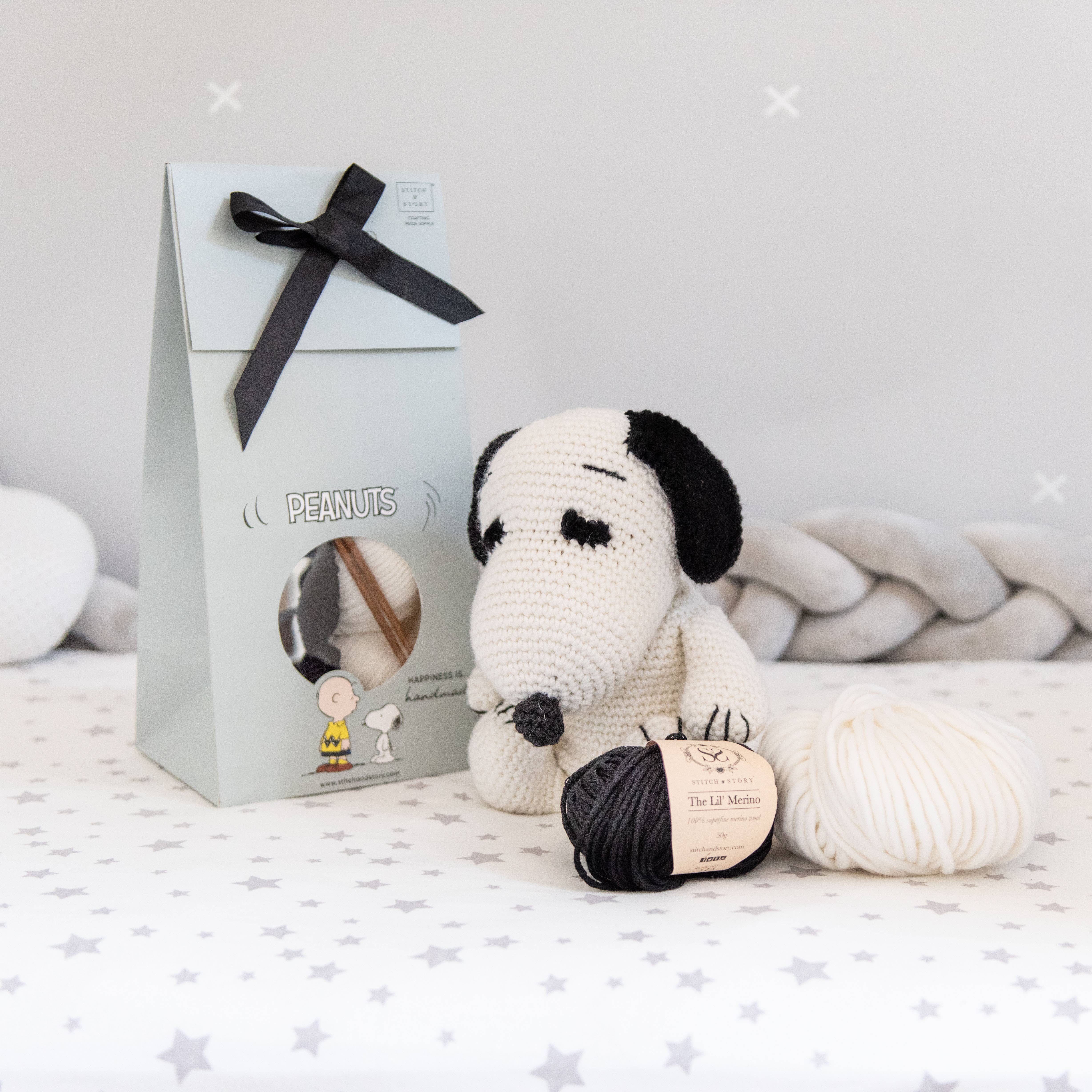 Wool Couture Company – wholesale DIY craft kit – Snoopy Amigurumi Easy Crochet Kit4