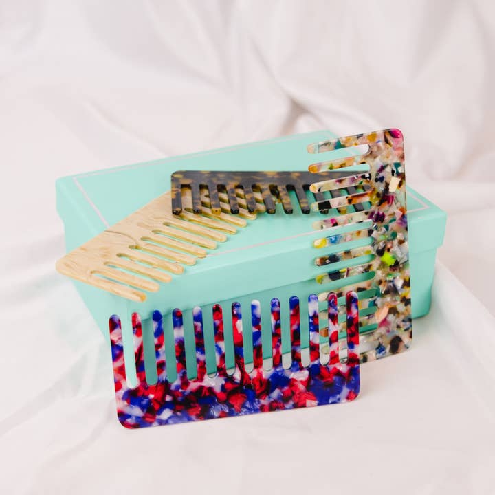 Axcessorize – wholesale Hair brush/comb – Wide tooth wet hair comb - Resin handmade square comb8