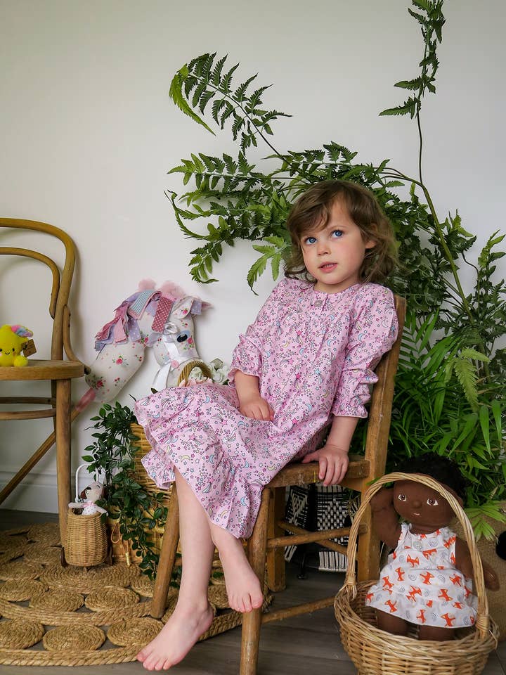 Roze nachtjapon Cosmic Moon & Star met lange mouwen voor wholesale door Fox In A Box