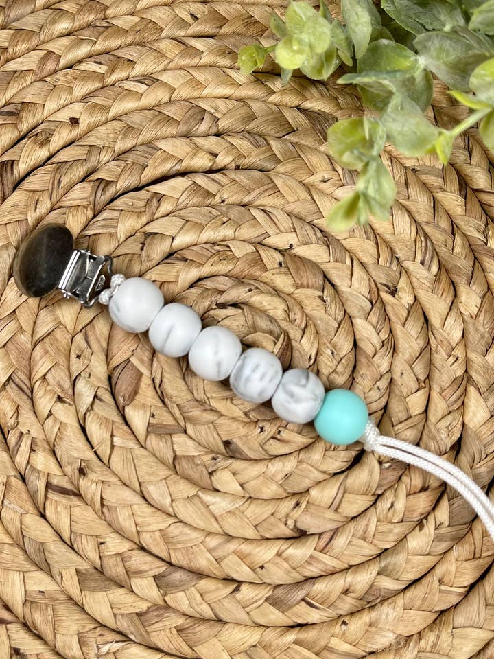 Attache-tétine Color Pop pour la vente par Ridge & Co Teething Shop LLC