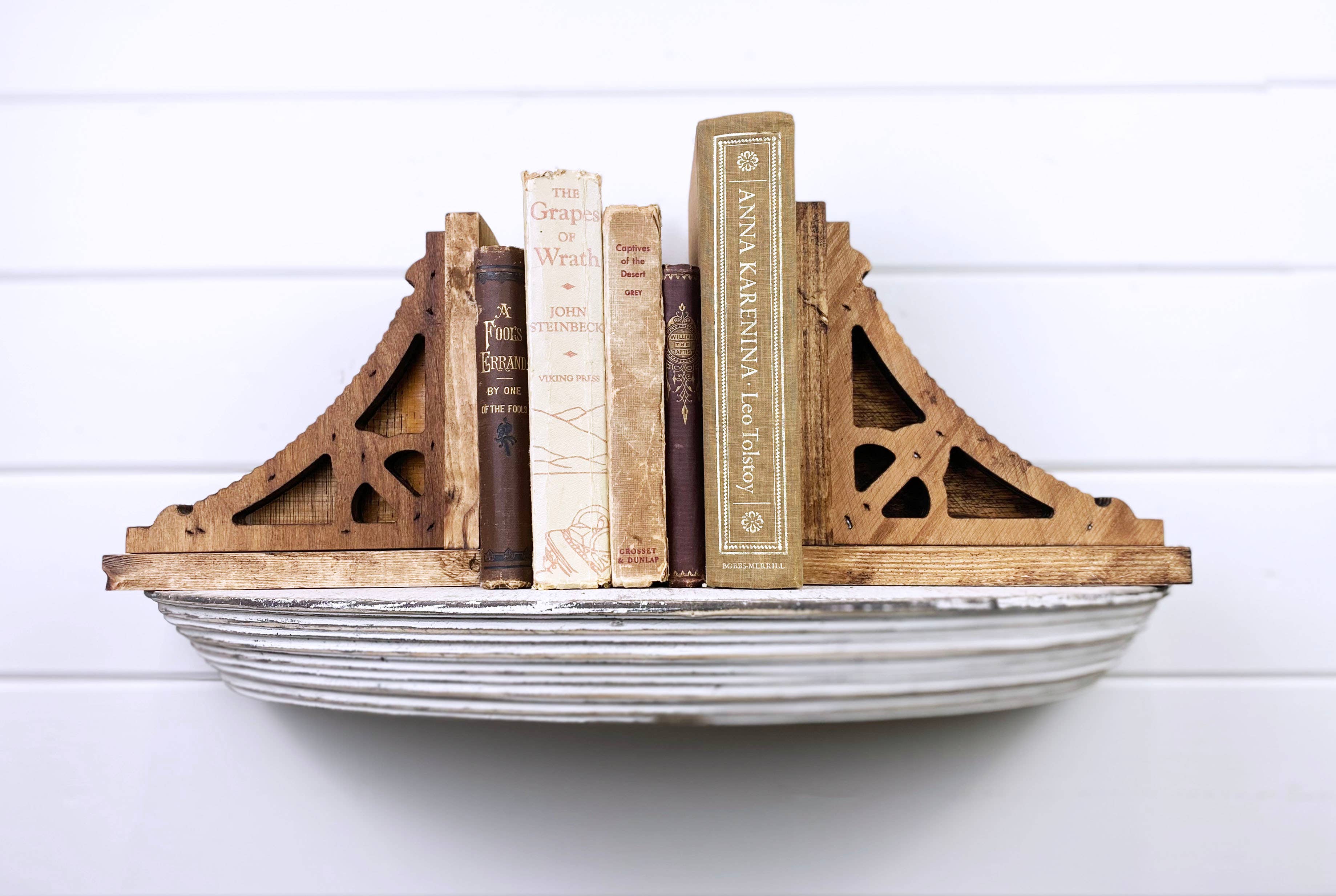 Born in a Barn – Suporte para livros por atacado – Craftsman Corbel/Suportes para livros1