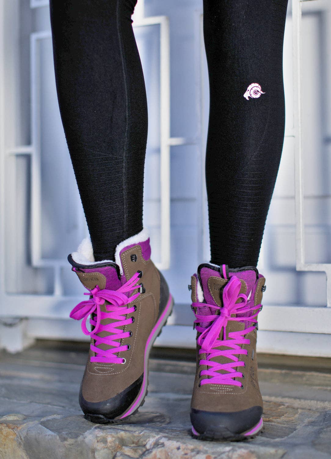 Braun-Lila GUGGEN Mountain HPM59 Stivali da trekking e escursionismo da donna, imbottiti con lana vera, impermeabili - B-Ware in vendita all'ingrosso su Faire3