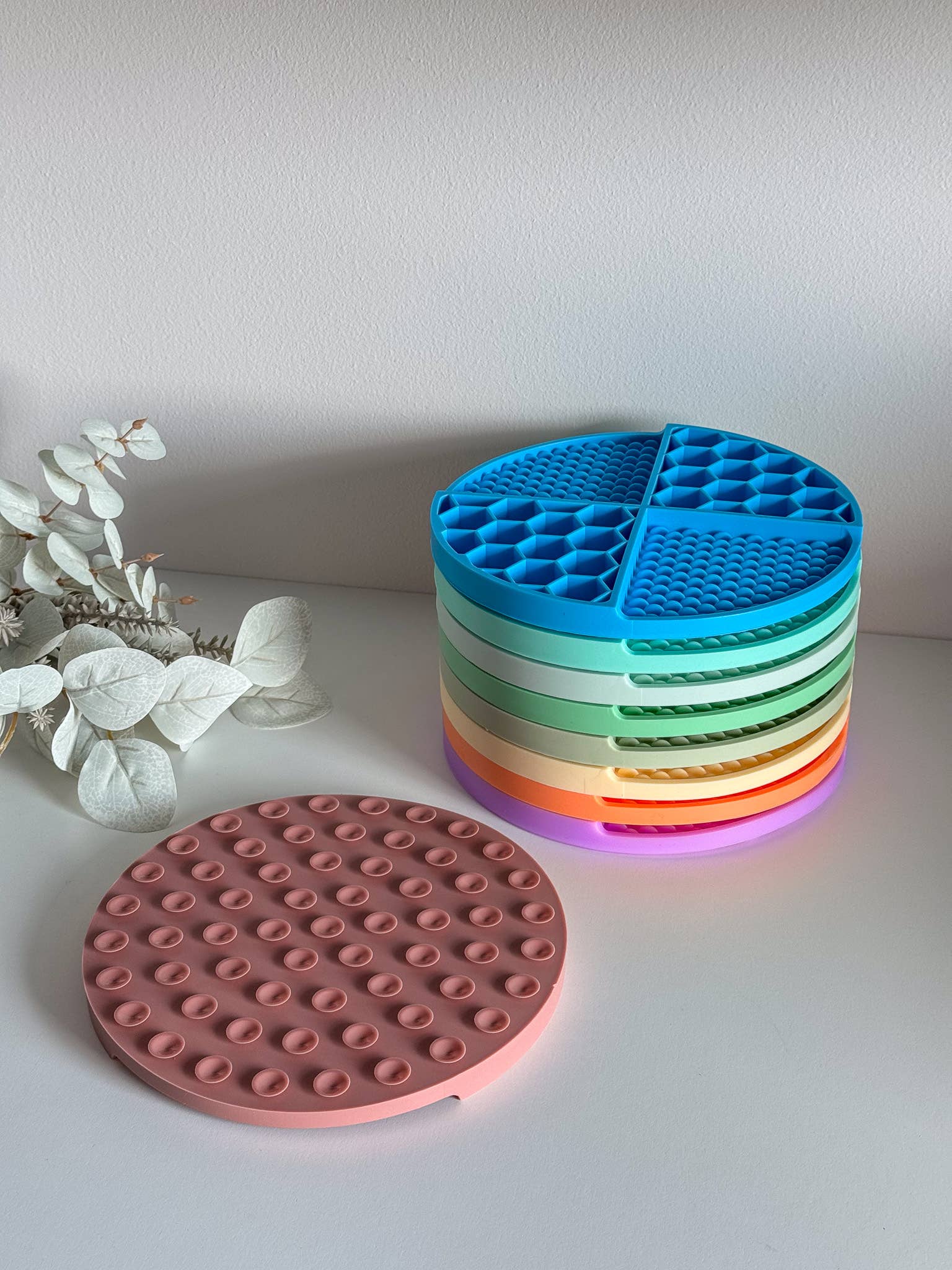 Doggotique - Wholesale Pet Food Mat - Dog - Lick mat Honey Dog, Slow Feeder, Feeding Station9