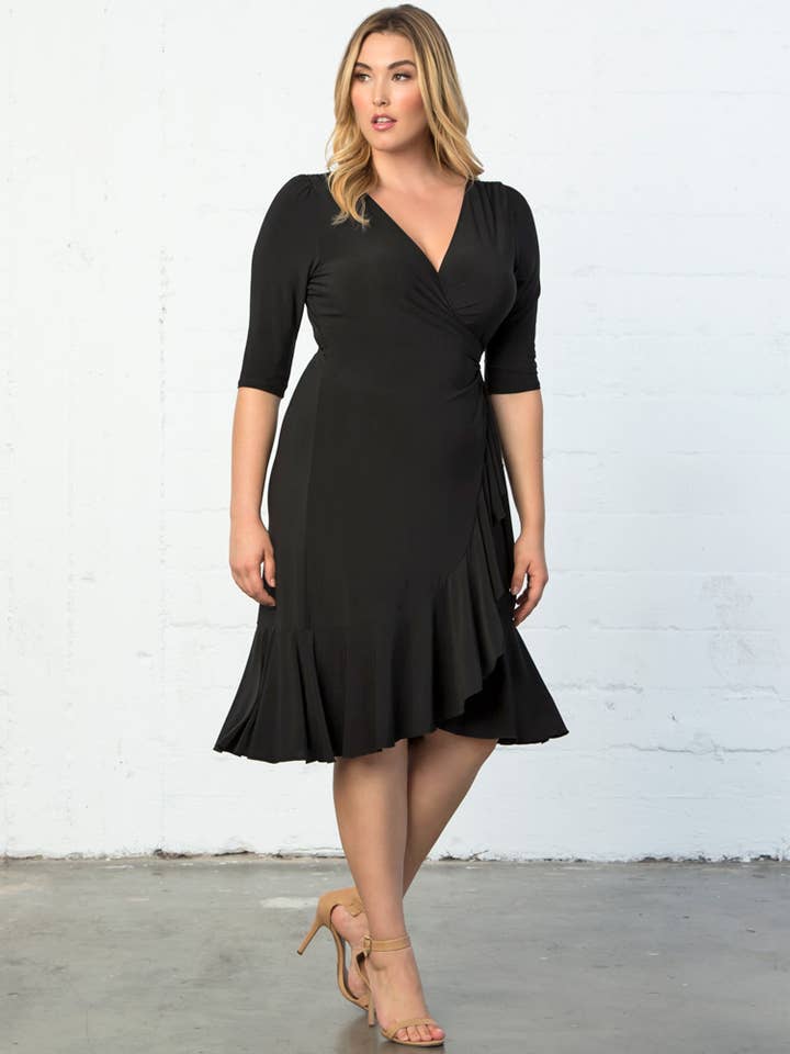 Robe portefeuille Whimsy grande taille pour la vente par Kiyonna