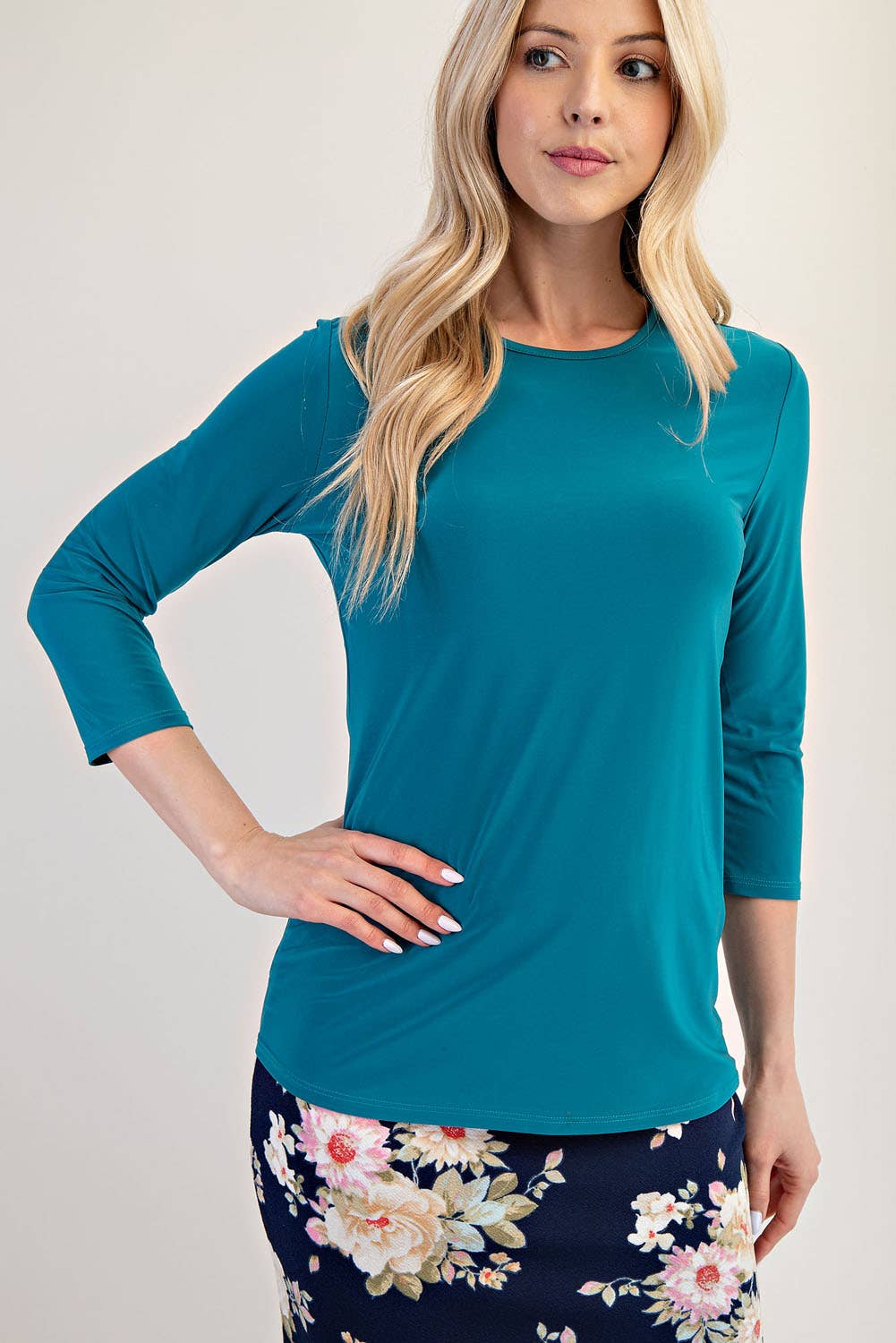Celeste Clothing - Venta al por mayor Camiseta - Mujer - TOP DE CAPAS SIN ARRUGAS CON MANGAS 3/4 -CT1321440