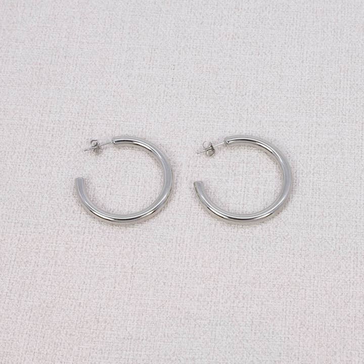 Boucles d'oreilles Cindy S en acier pour la vente par Les Cleias