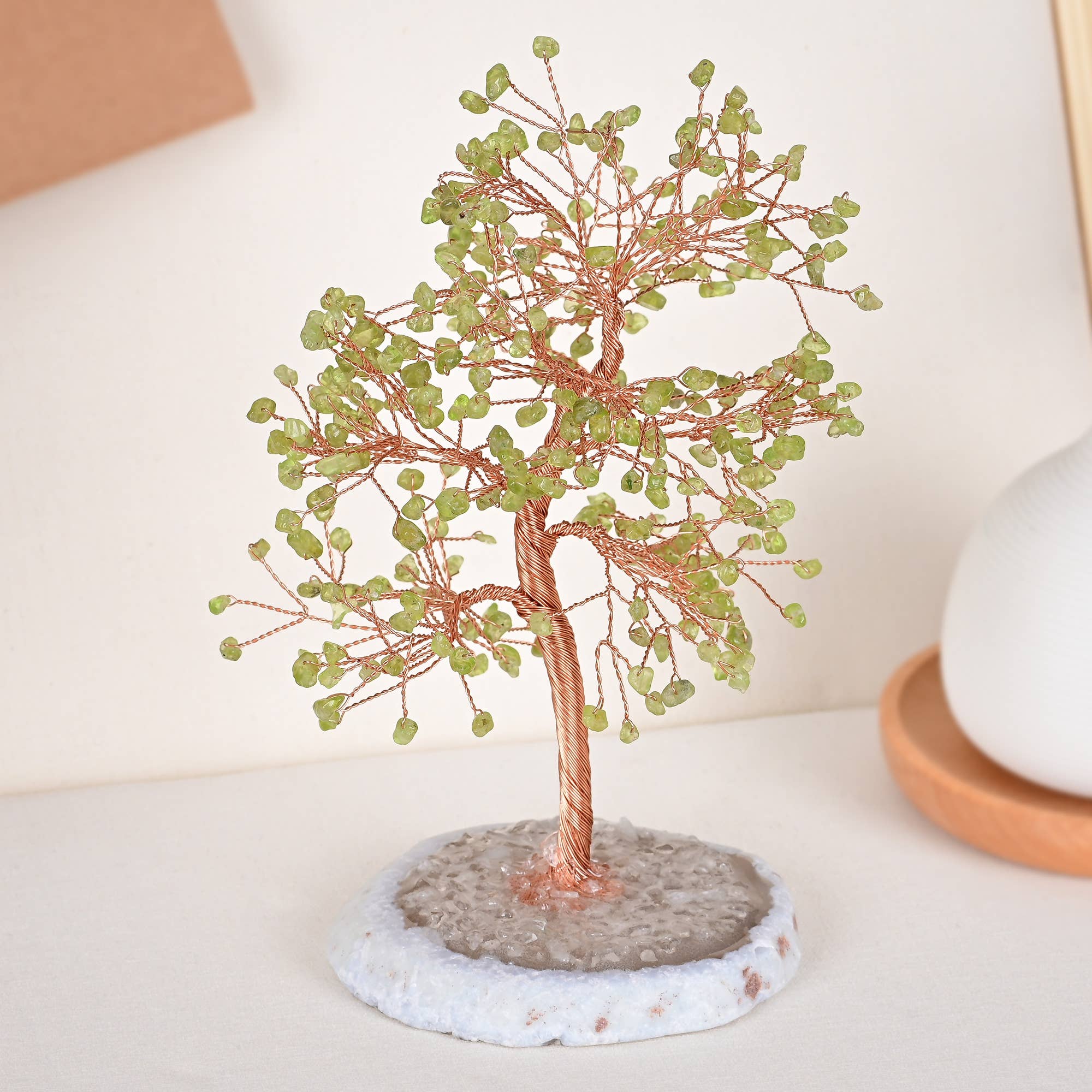 Free Spirit Shop – Großhandel Tischdeko – Lebensbaum aus Olivinkristall3