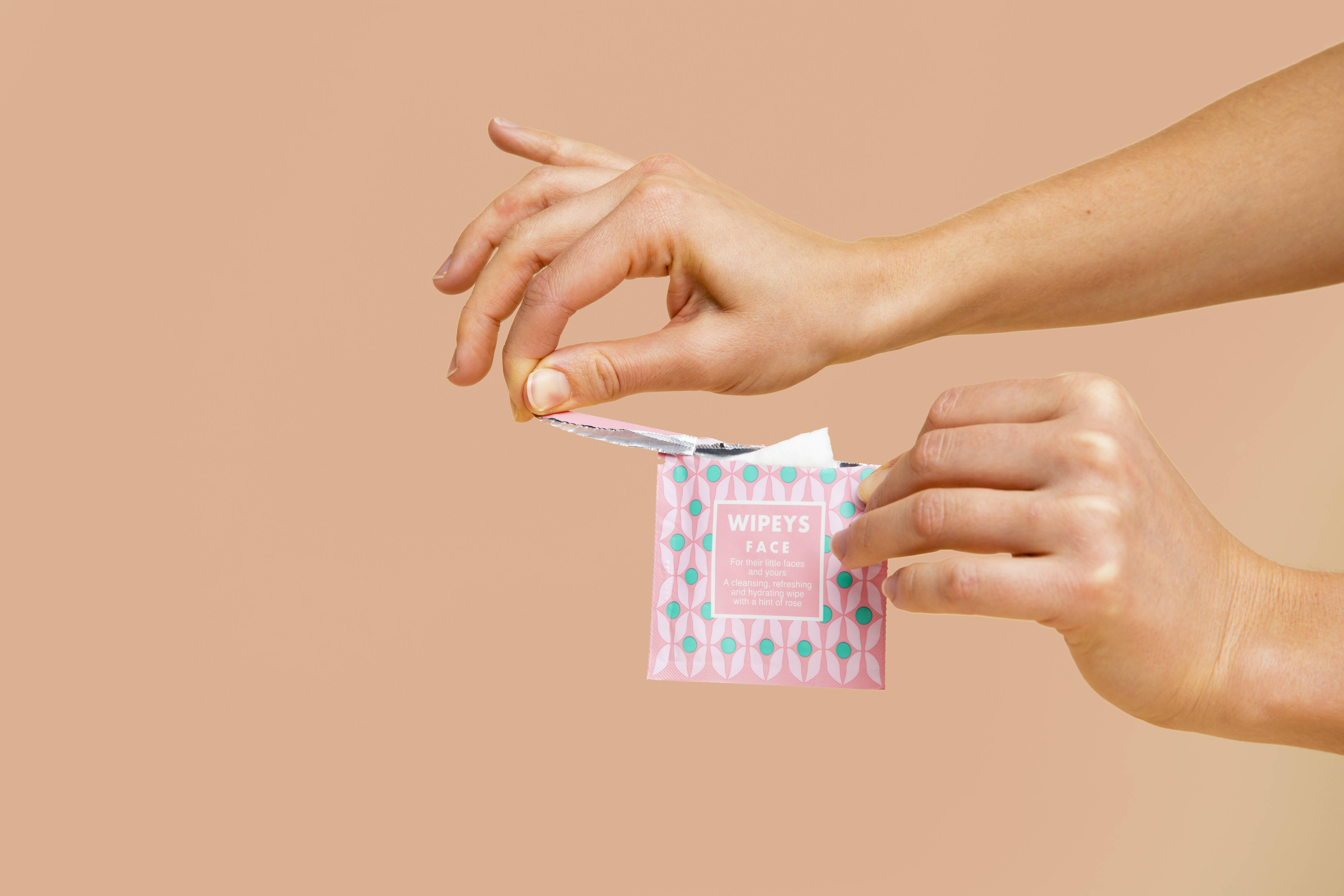 Wipeys - Wholesale Face & Body Wipes - Face Wipe Singles