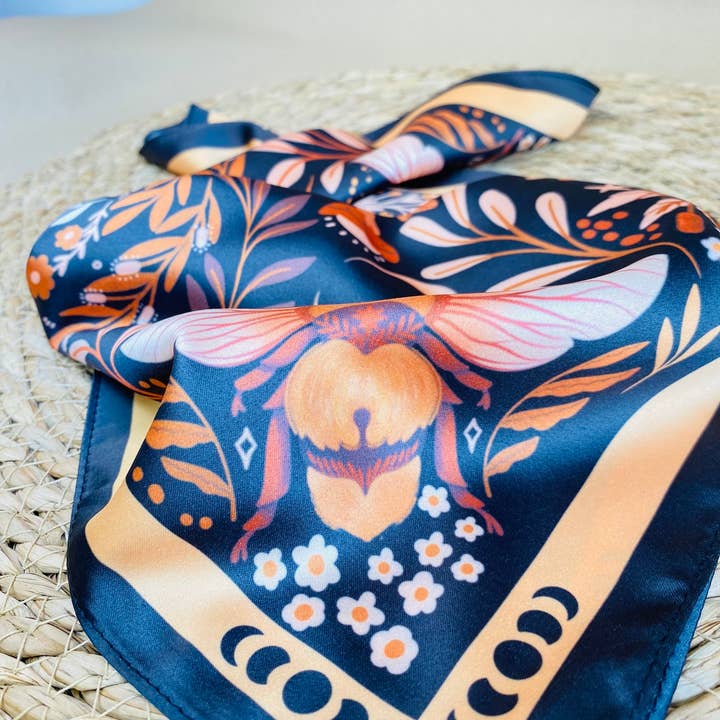 Split Moon Studios - Vendita all'ingrosso Sciarpa - Donna - Sciarpa con motivo Queen Bee1