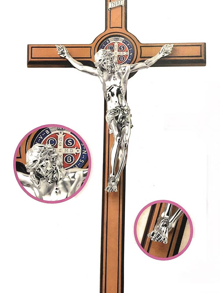 Sint-Benedictus kruis in hout en hars cm. 86x48 voor wholesale door Costa Articoli Religiosi