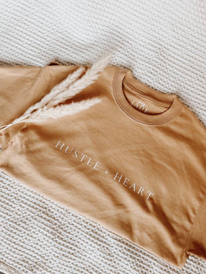 T-shirt Hustle + Heart pour la vente par Truly Jade Designs